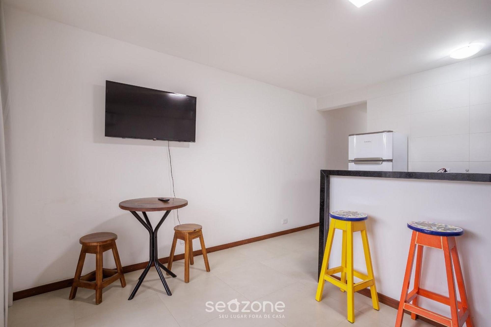 Cpr - A 200m Da Com Piscina Apartamento