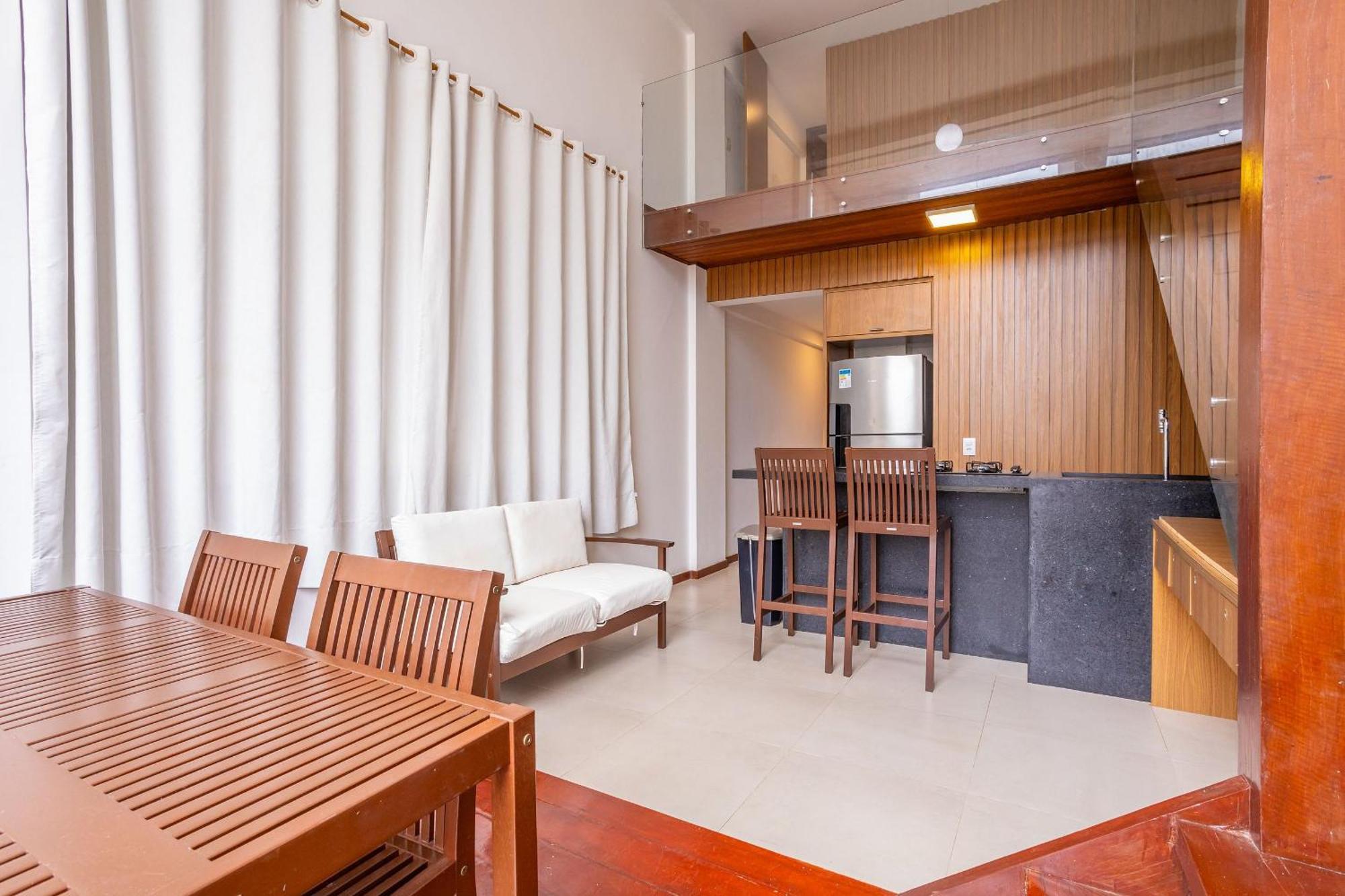 Cpr - A 200m Da Com Piscina Apartamento
