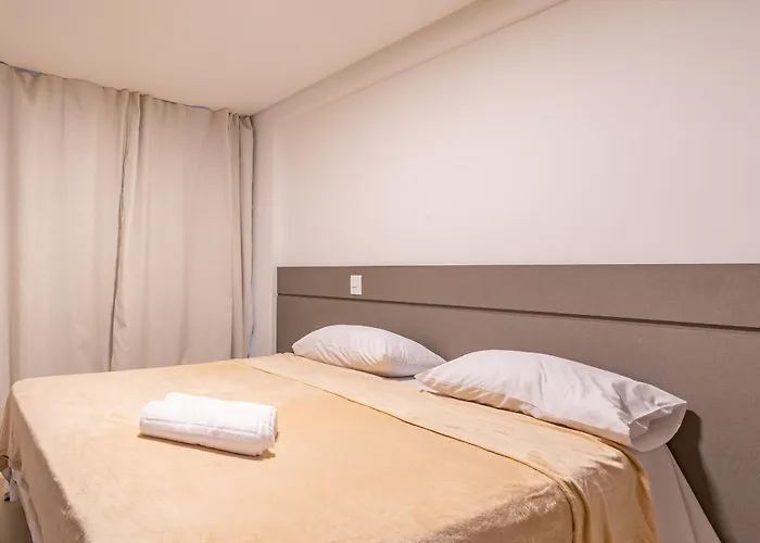 Cpr - Apartamentos A 200M Da Praia Com Piscina